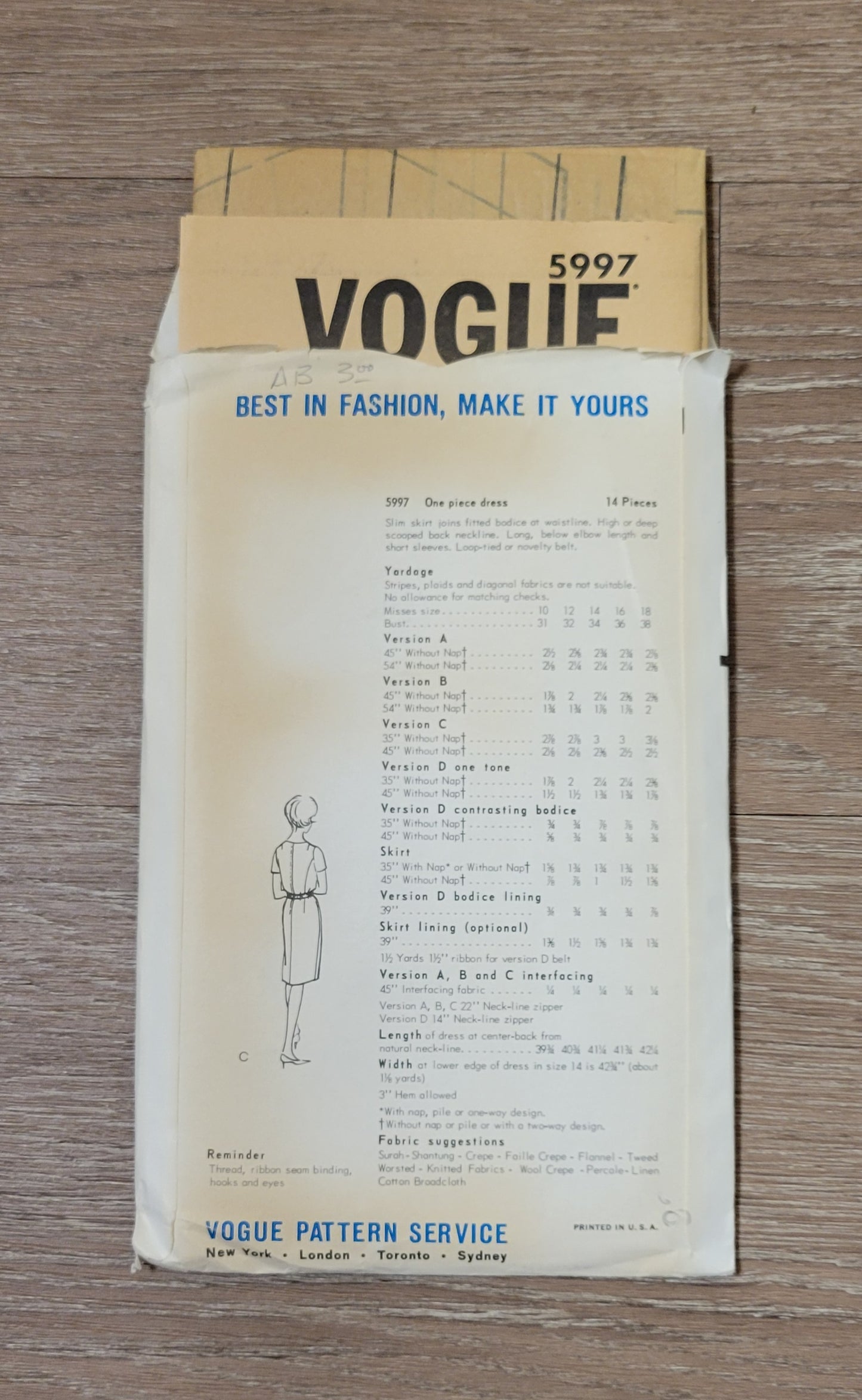 Vogue 5997 Sewing Pattern Uncut Printed Size 16 Dress Vintage 1960s