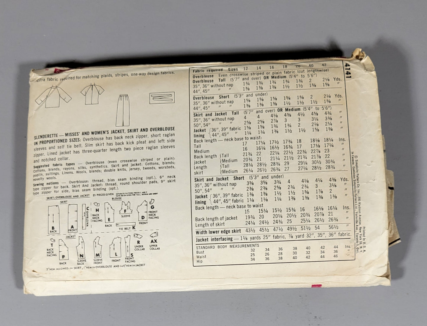 Simplicity 4141; ca. 1961. Miss Size 16 Bust 36.