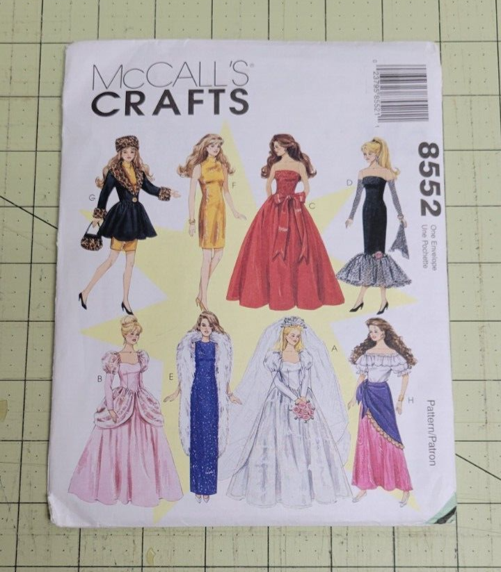 8552 McCalls Pattern Crafts Doll Clothes Fashion c 1996 Un Cut Factory Fold