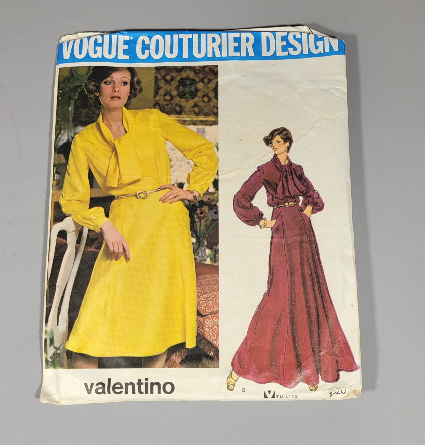 Vogue 1120 Pattern Couturier Design Valentino, ca 1974. Size 10 Bust 32 1/2, Waist 25.