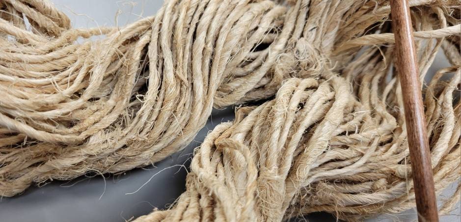 Banana Fiber Yarn Skein, Approx. 35 Yards / 3.5 ounce. Bast Fiber, Natural, Great for Crafts, Fiber Arts, Crochet, Weaving, Basketry, Ect.